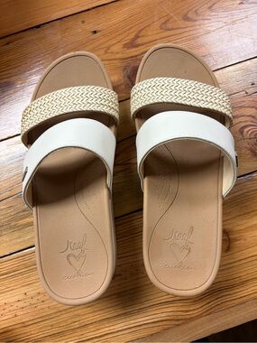 Reef Two-Band Slide Sandals in Cream and Tan Size 8